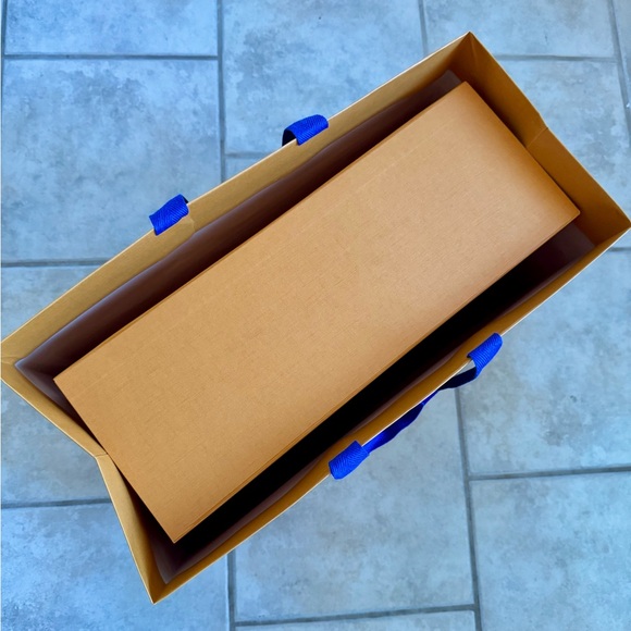 Louis Vuitton Orange Storage Box and Bag - Picture 2 of 10